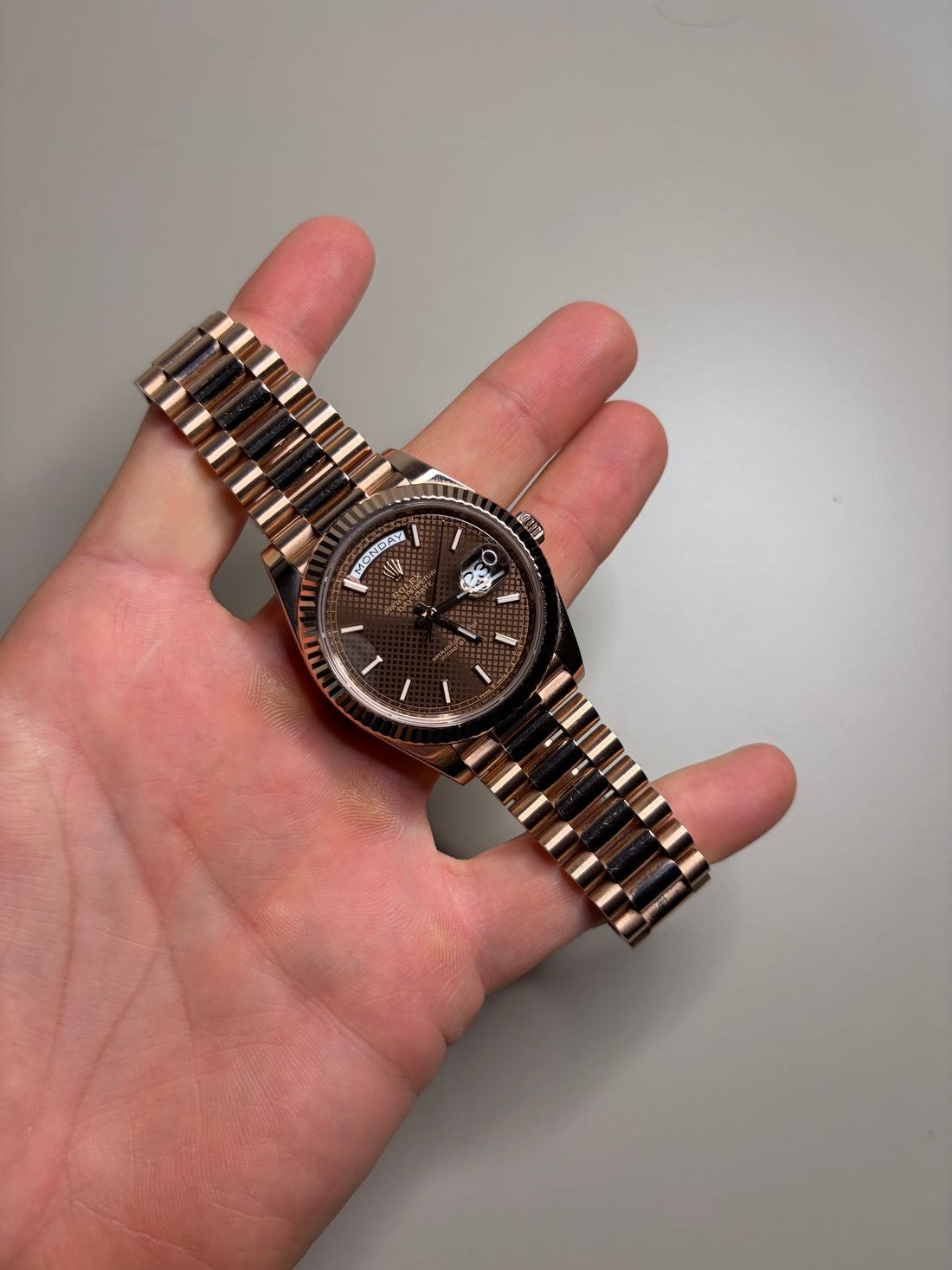 Rolex Day-Date 228235-0006 Chocolate Motif Dial 40mm Everose Gold (2022) FULL SET